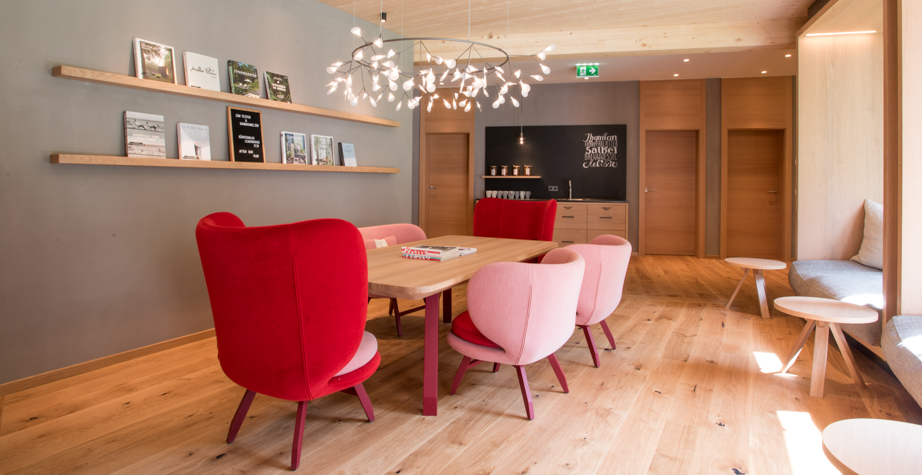 乐竞平台 - 坐具|休闲椅|办公家具|设计师家具|阿尤布休闲椅