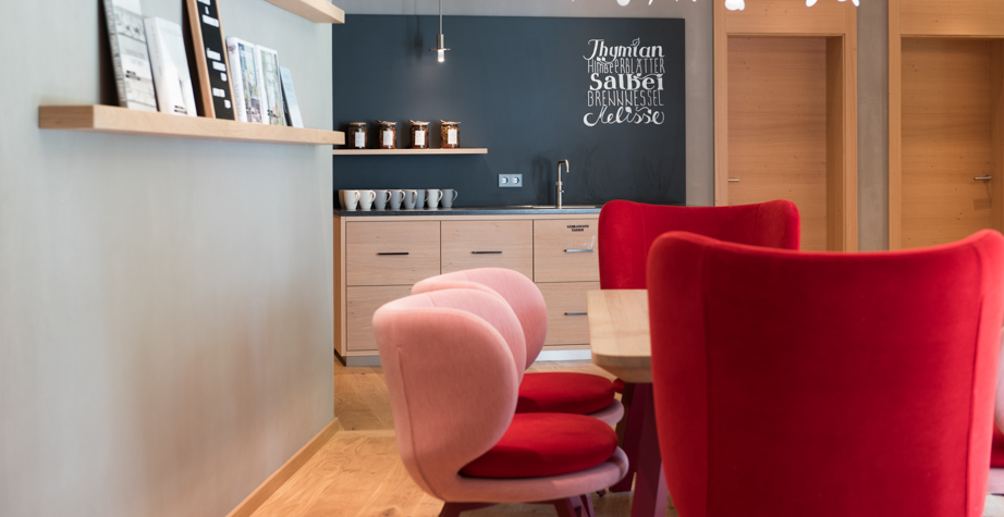 乐竞平台 - 坐具|休闲椅|办公家具|设计师家具|阿尤布休闲椅