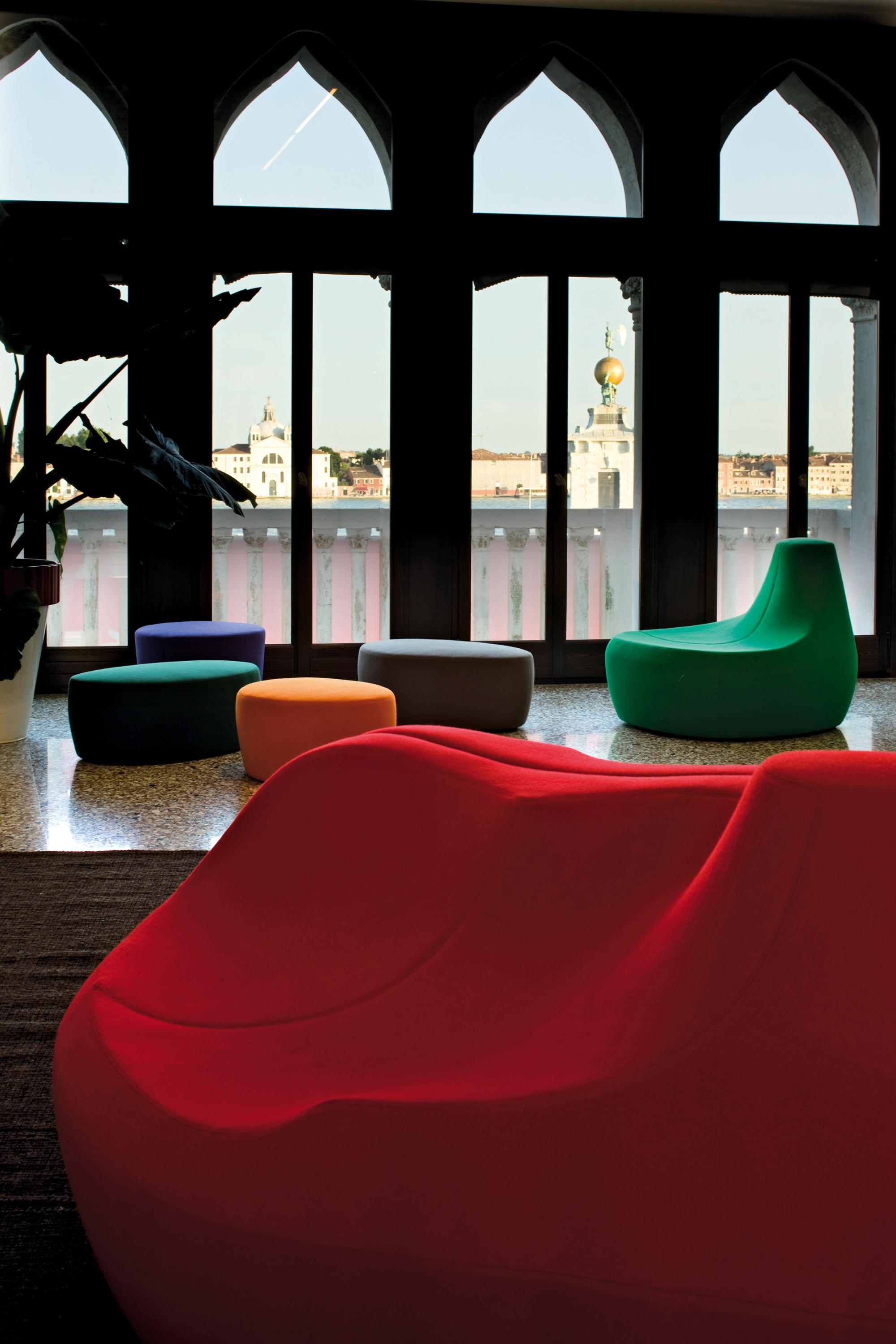 乐竞平台 - 坐具|沙发|办公家具|设计师家具|猿山沙发