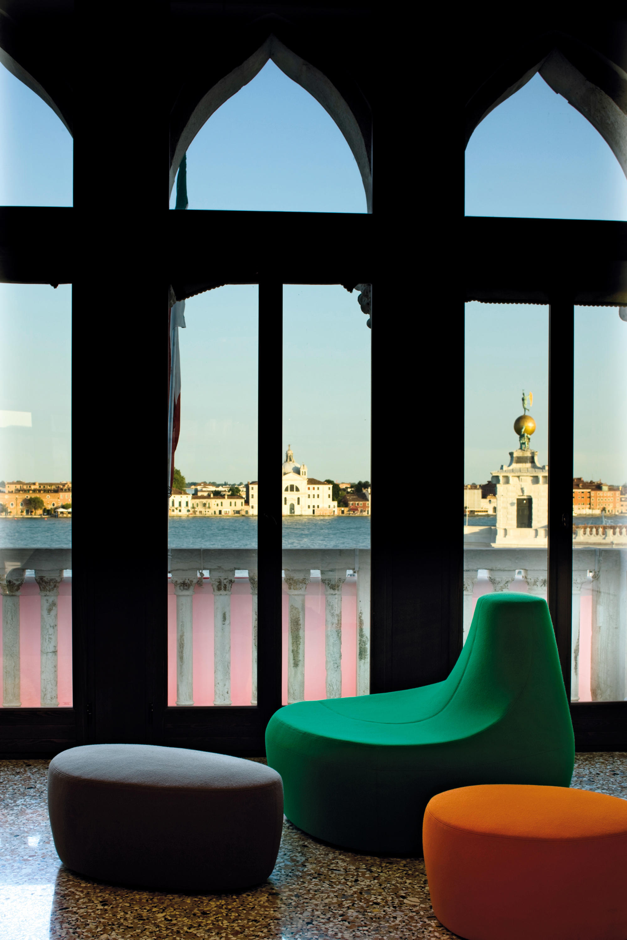 乐竞平台 - 坐具|沙发|办公家具|设计师家具|猿山沙发