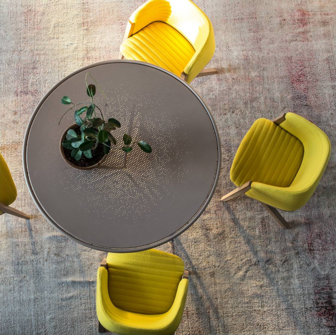 乐竞平台 - 坐具|休闲椅|办公家具|设计师家具|玛法达休闲椅