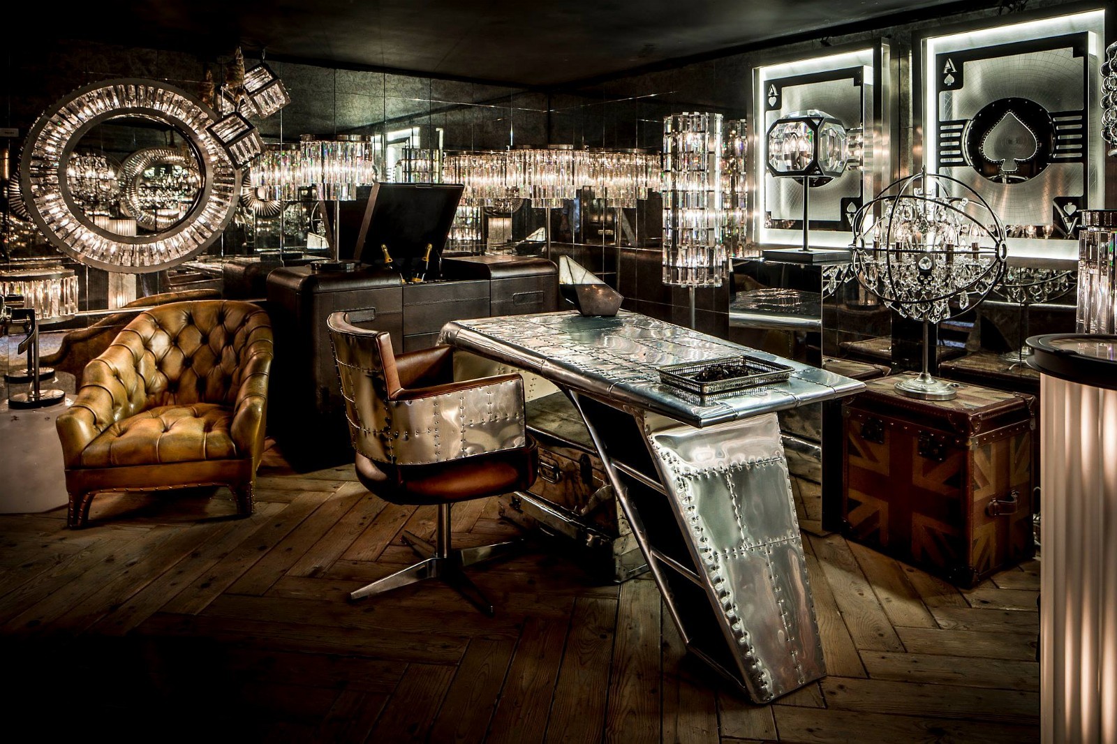 乐竞平台 - 桌几|办公桌|办公家具|设计师家具|飞行员瓦尔基里台