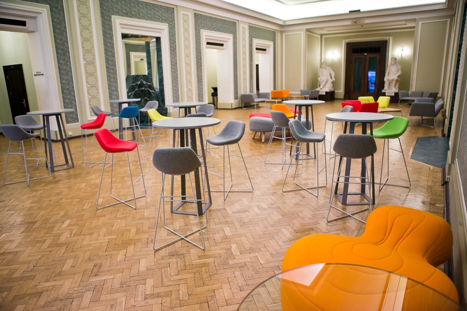 乐竞平台 - 坐具|吧椅/凳子|办公家具|设计师家具|Bouli矮凳