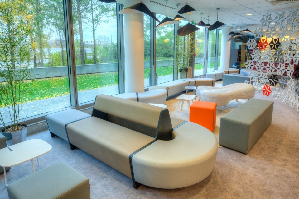 乐竞平台 - 坐具|吧椅/凳子|办公家具|设计师家具|Bouli矮凳