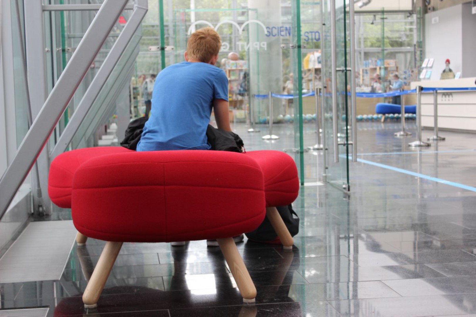 乐竞平台 - 坐具|吧椅/凳子|办公家具|设计师家具|Bouli矮凳