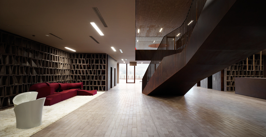 乐竞平台 - 坐具|休闲椅|办公家具|设计师家具|月亮扶手椅