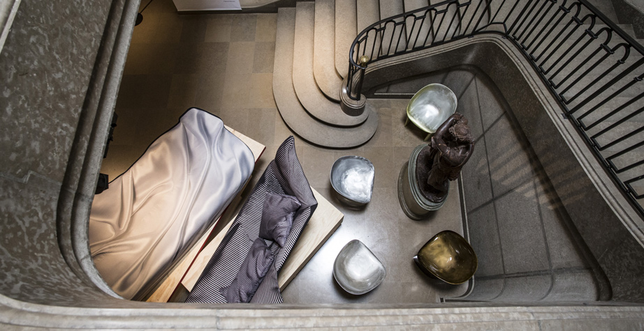 乐竞平台 - 坐具|休闲椅|办公家具|设计师家具|月亮扶手椅