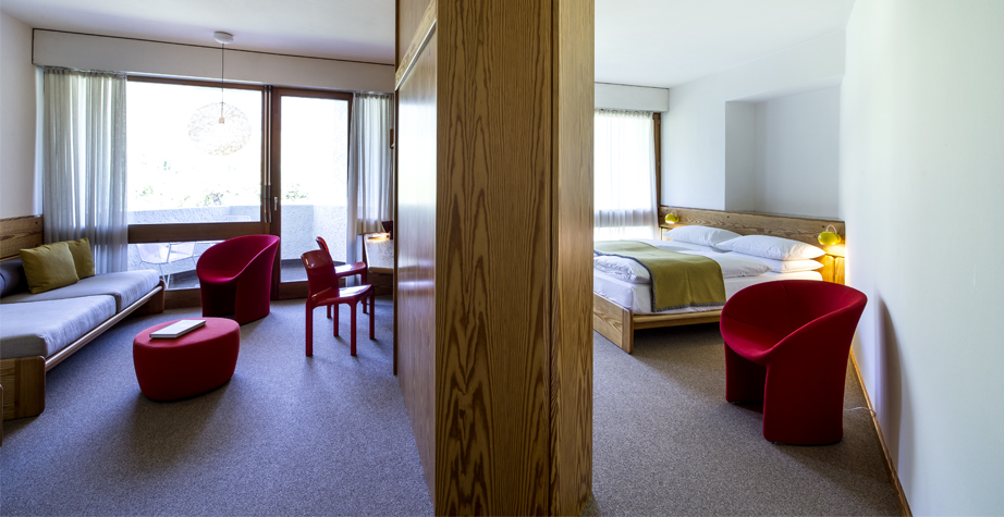 乐竞平台 - 坐具|休闲椅|办公家具|设计师家具|月亮扶手椅