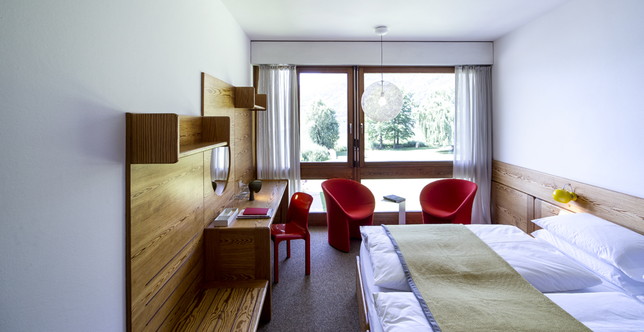 乐竞平台 - 坐具|休闲椅|办公家具|设计师家具|月亮扶手椅