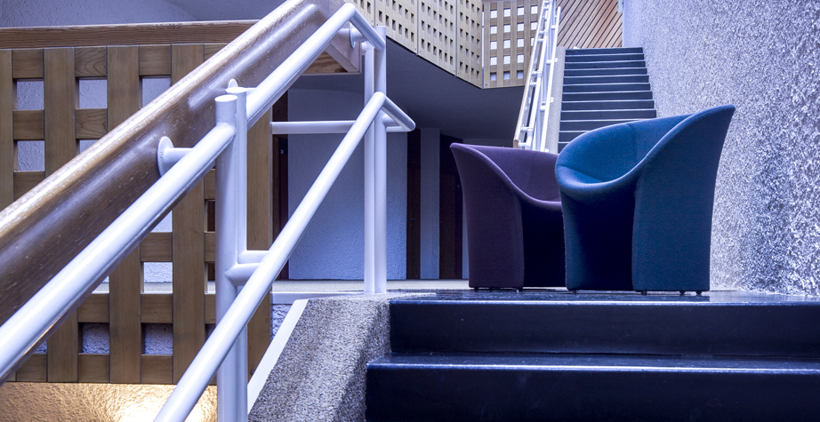 乐竞平台 - 坐具|休闲椅|办公家具|设计师家具|月亮扶手椅