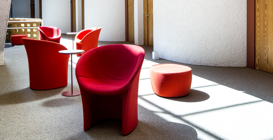 乐竞平台 - 坐具|休闲椅|办公家具|设计师家具|月亮扶手椅