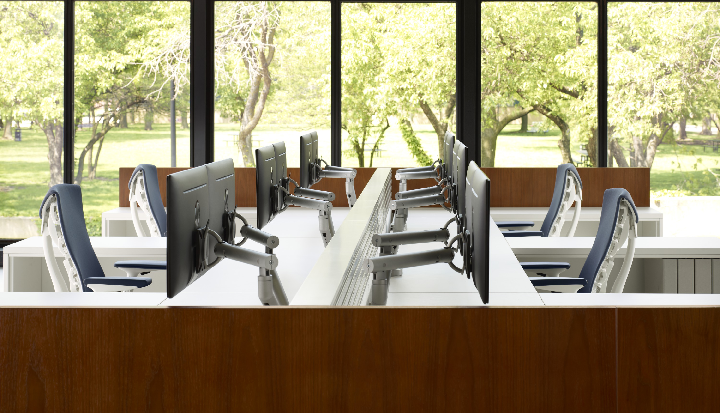 办公椅|现代真皮中班椅|办公家具|设计师家具|恩博迪大班椅