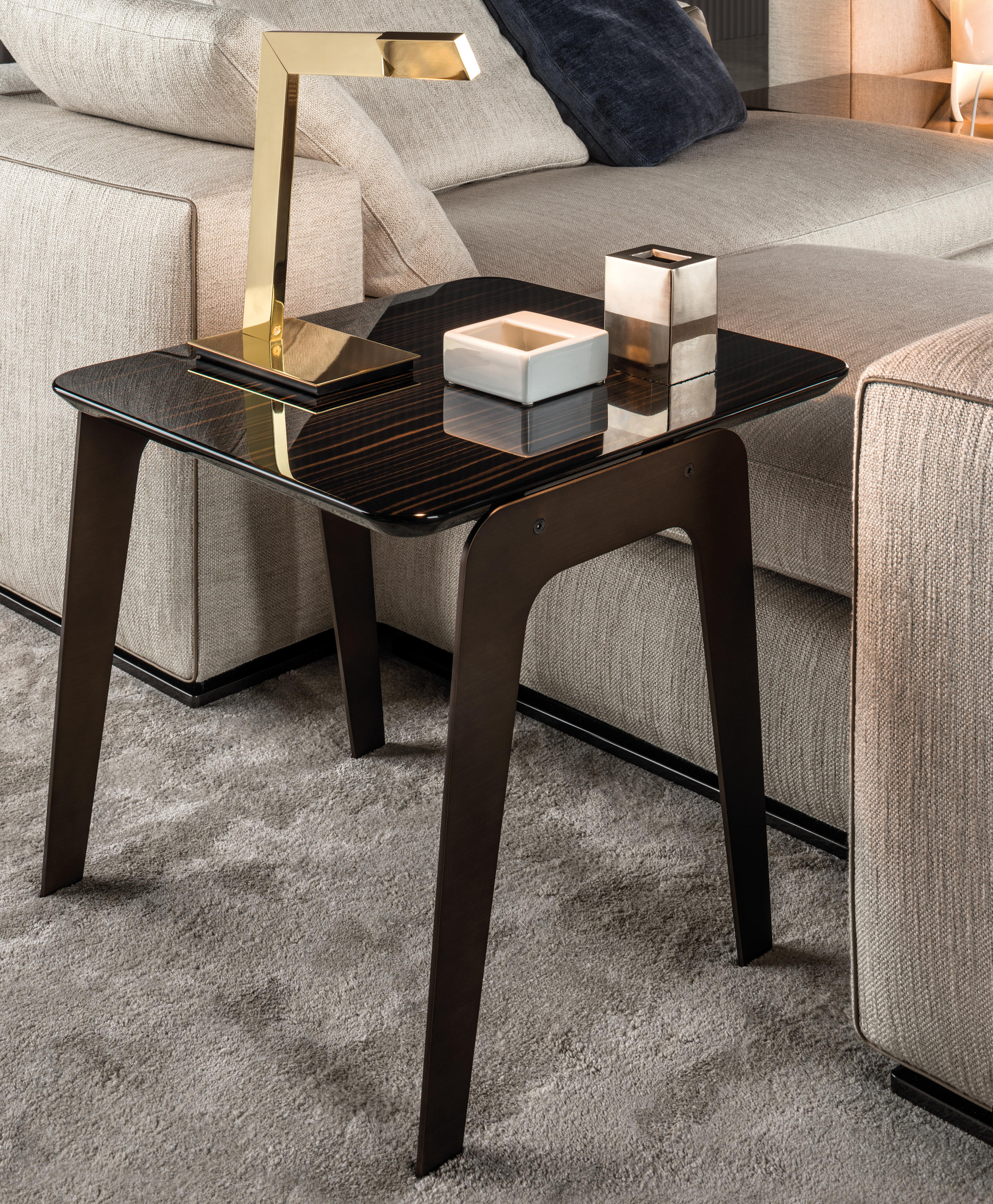 乐竞平台 - 桌几|茶几/边几|办公家具|设计师家具|柯克木制边几