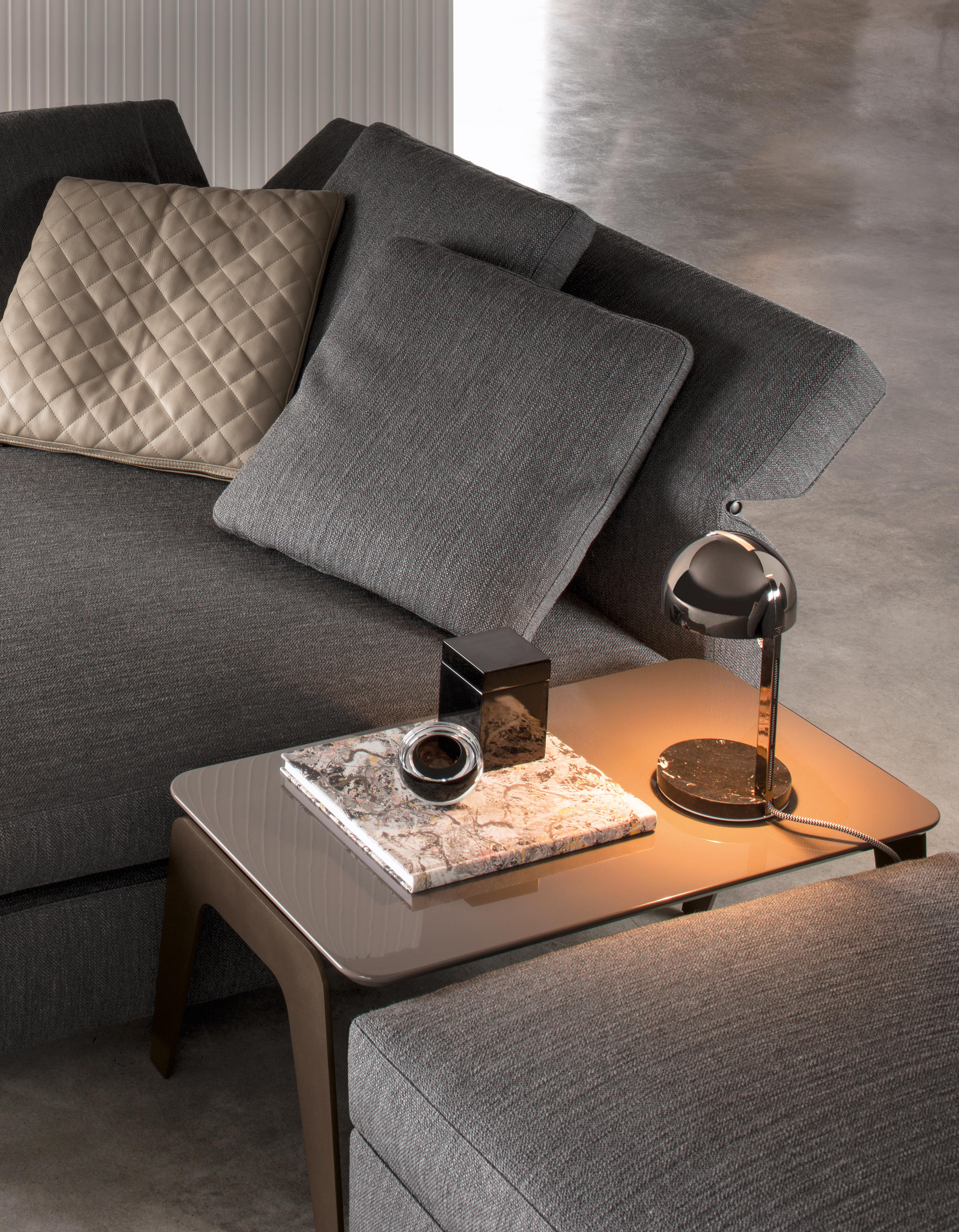 乐竞平台 - 桌几|茶几/边几|办公家具|设计师家具|柯克木制边几