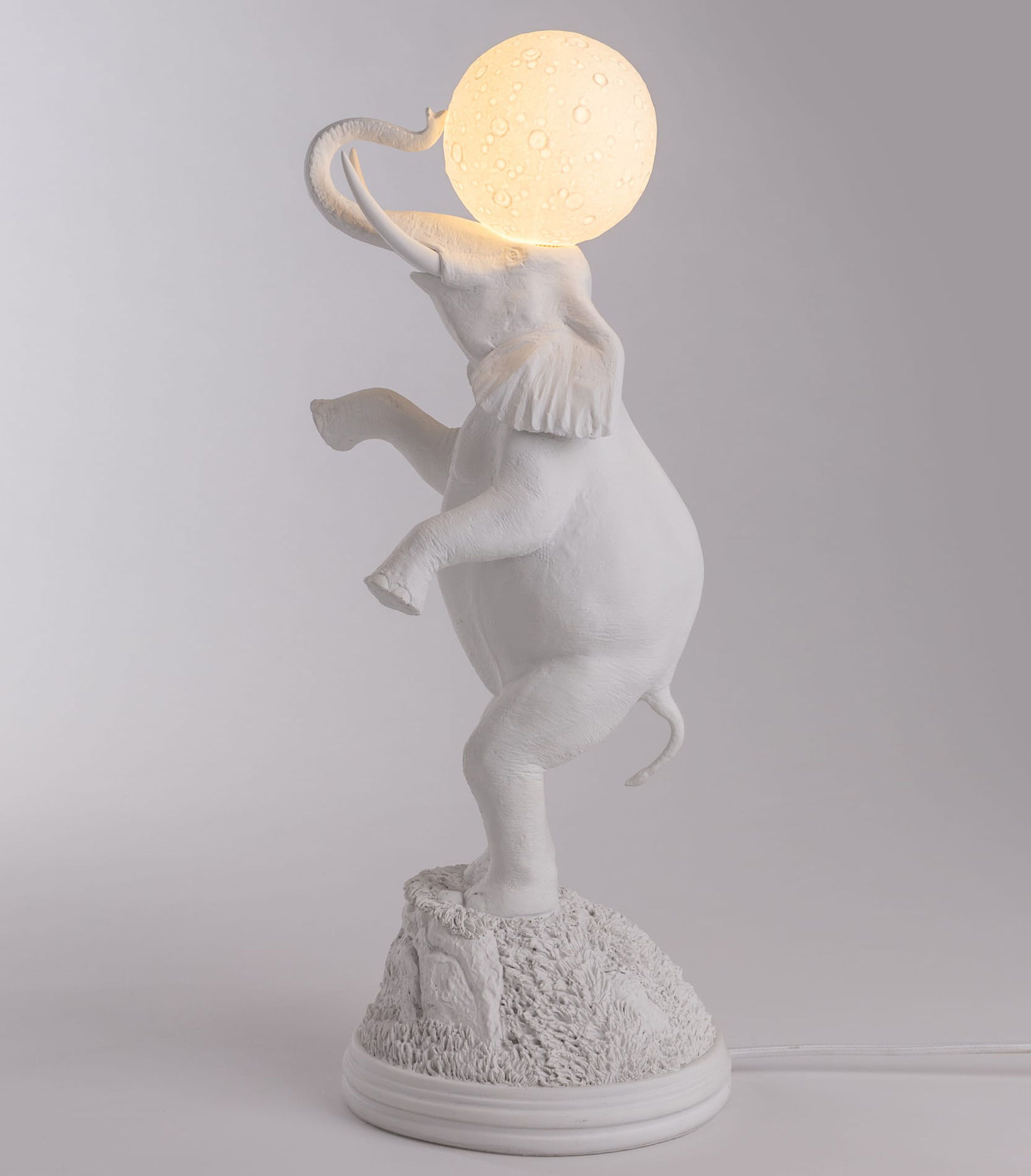 乐竞平台 - 灯饰|台灯|办公家具|设计师家具|象台灯