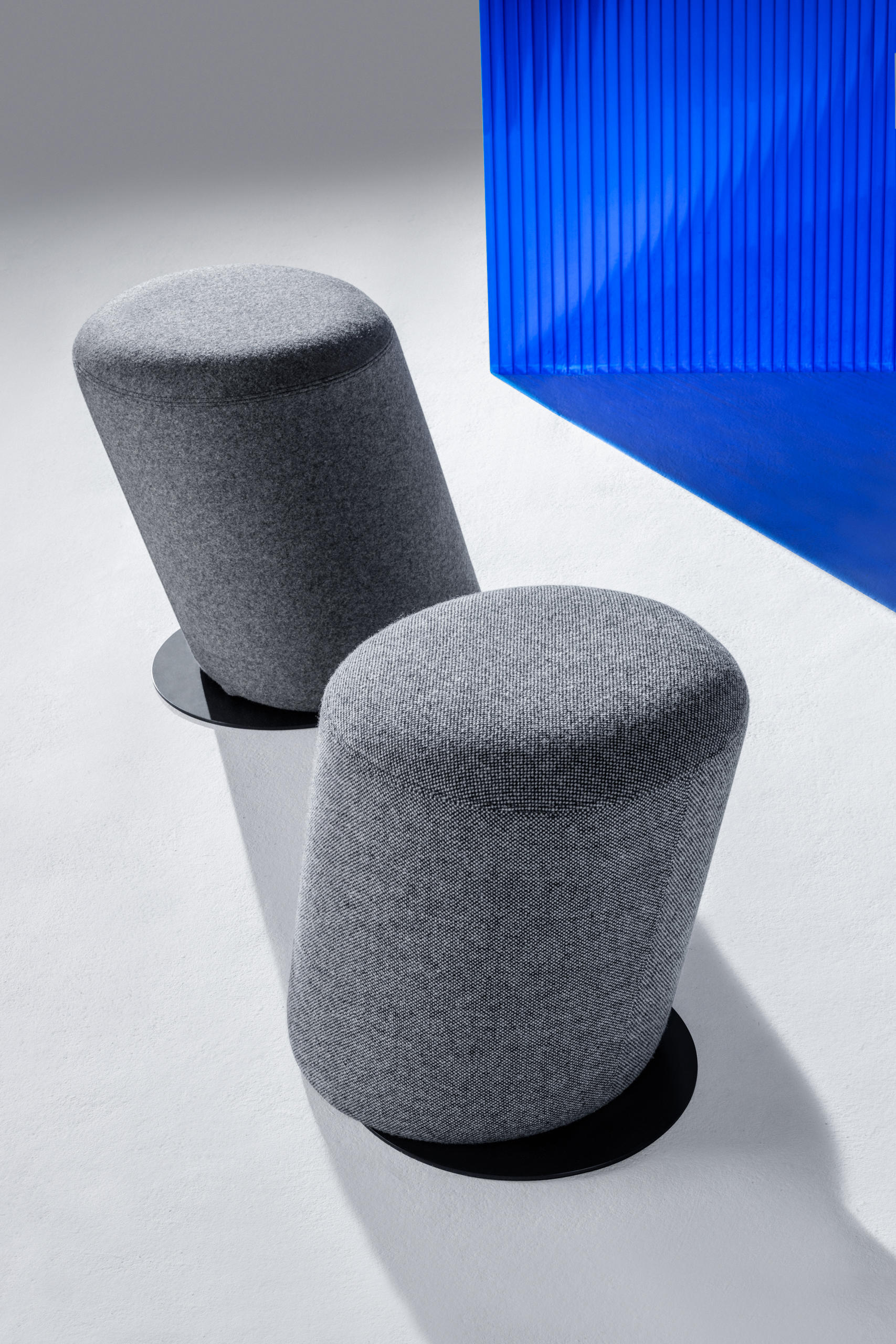 乐竞平台 - 坐具|吧椅/凳子|办公家具|设计师家具|斜凳黑底