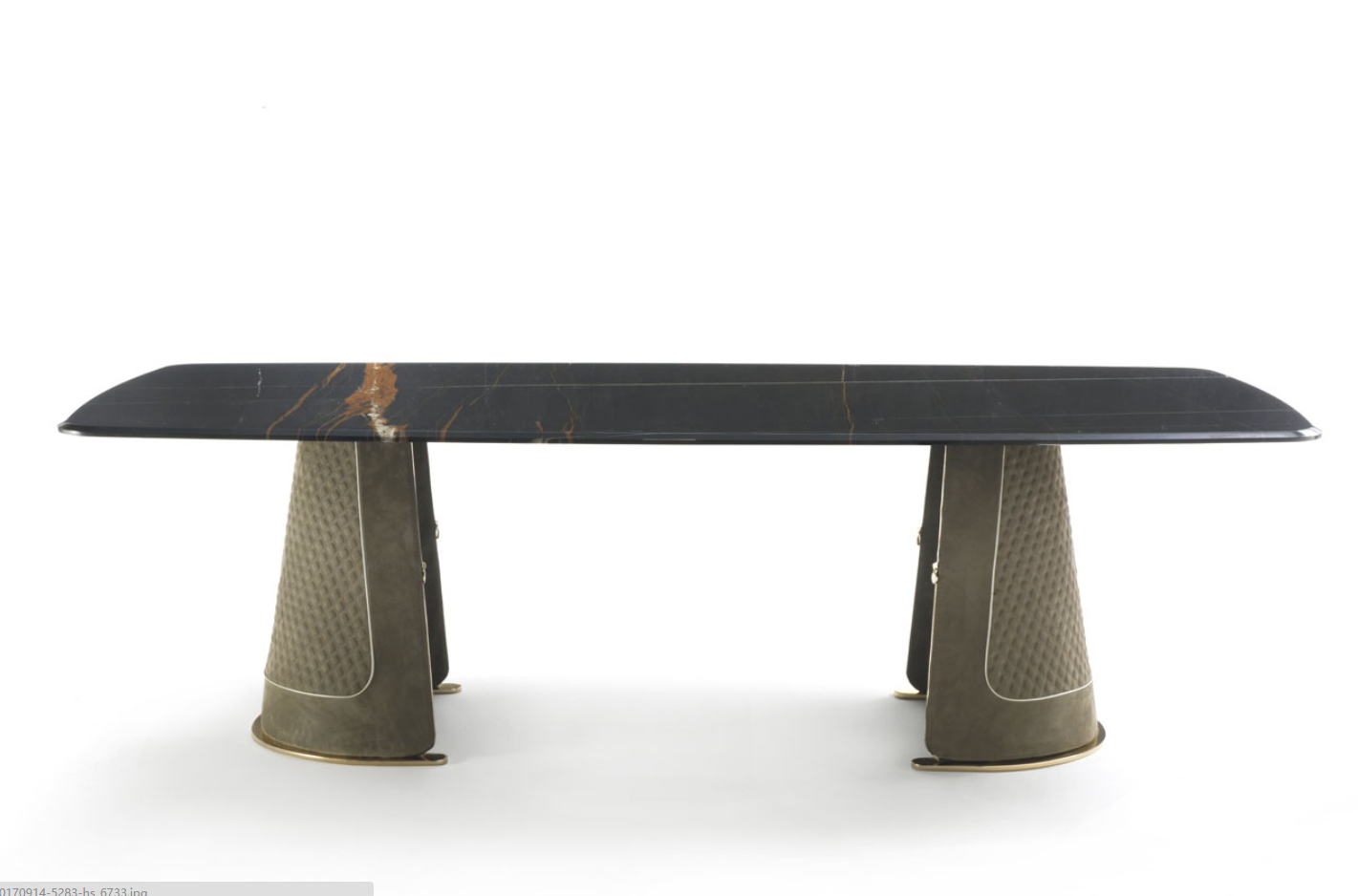 [乐竞平台 - 桌几|餐桌|办公家具|设计师家具|FOSCARIA 餐桌]