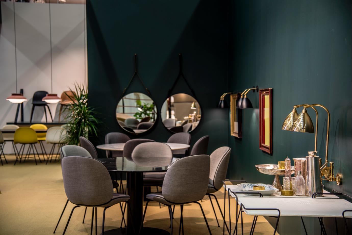 乐竞平台 - 坐具|餐椅|办公家具|设计师家具|甲壳虫餐椅