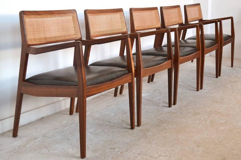 乐竞平台 - 坐具|餐椅|办公家具|设计师家具|risom 椅子