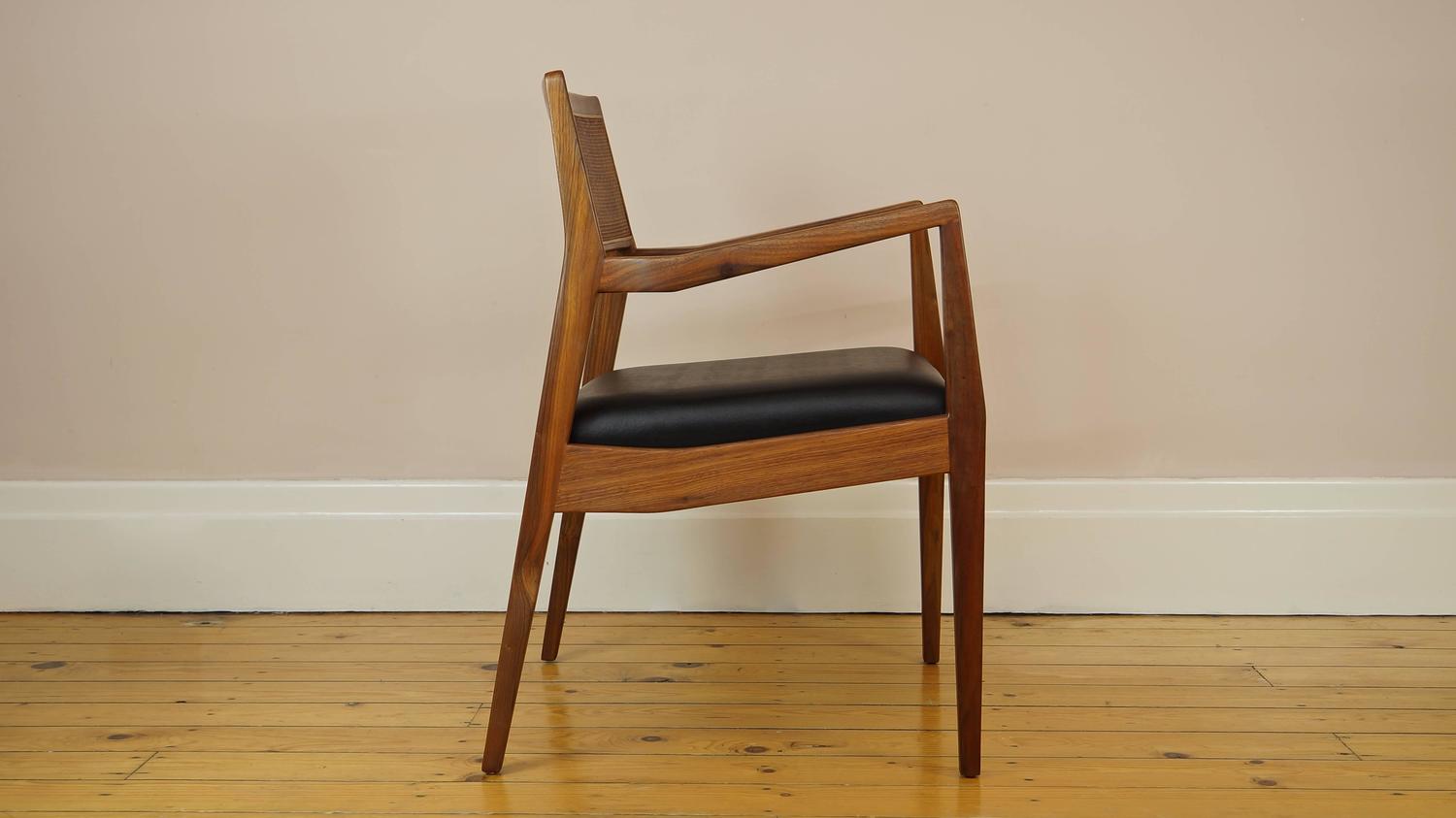 乐竞平台 - 坐具|餐椅|办公家具|设计师家具|risom 椅子