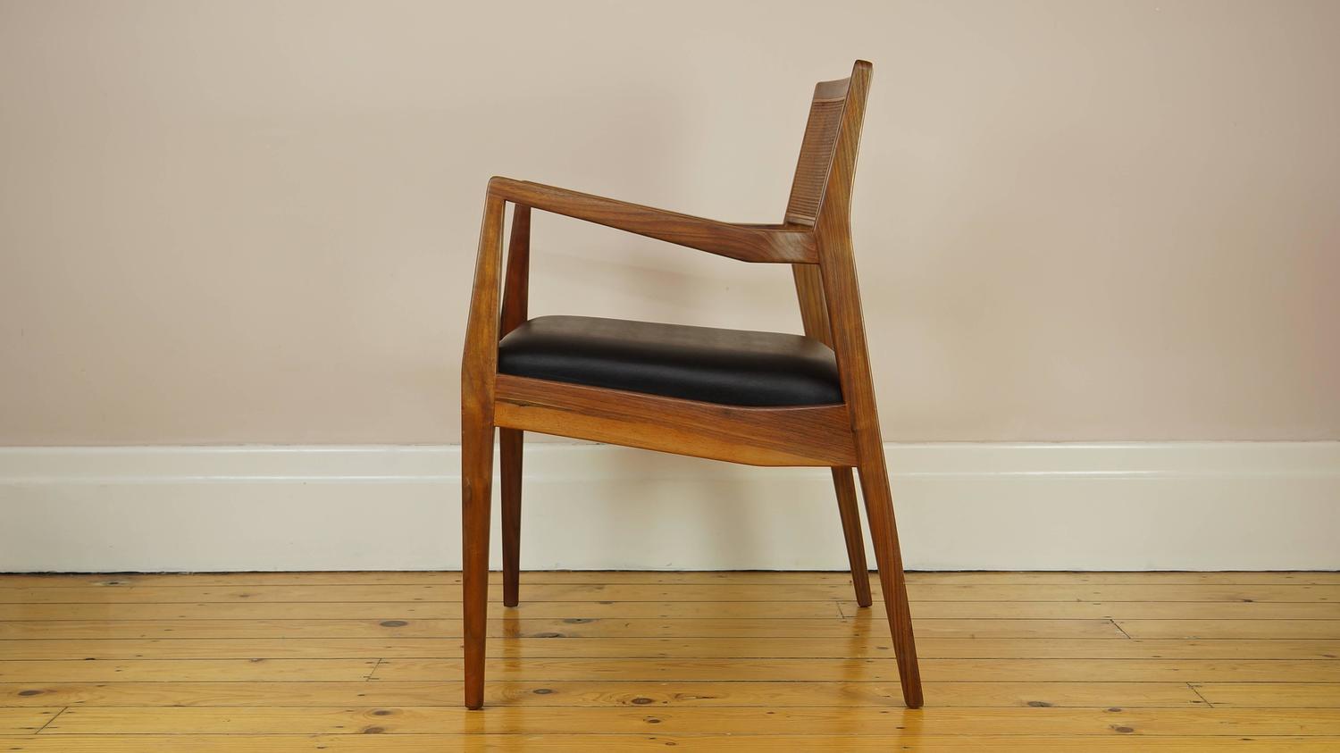 乐竞平台 - 坐具|餐椅|办公家具|设计师家具|risom 椅子