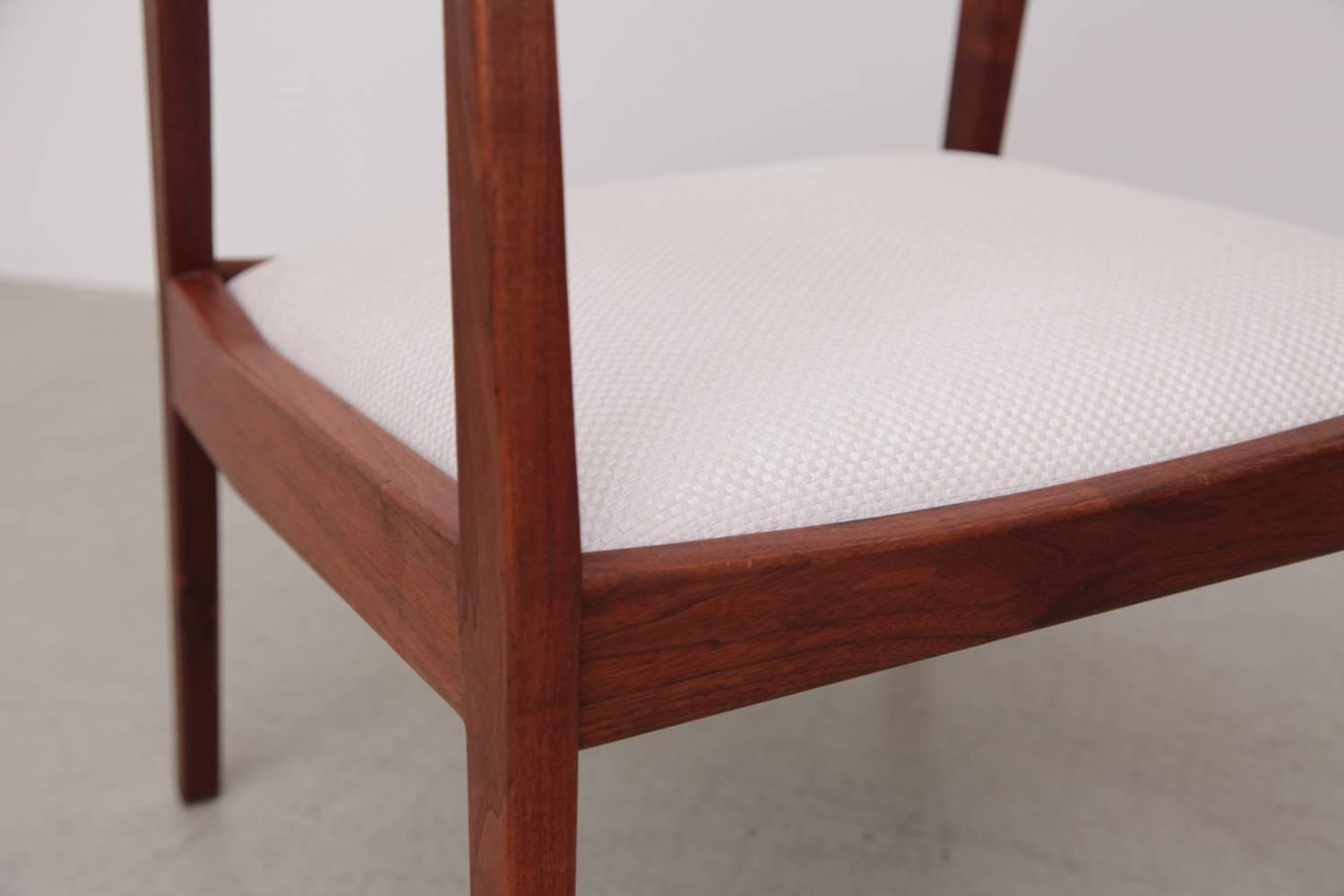 乐竞平台 - 坐具|餐椅|办公家具|设计师家具|risom 椅子