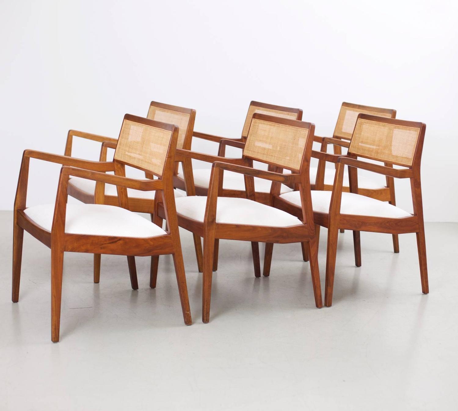 乐竞平台 - 坐具|餐椅|办公家具|设计师家具|risom 椅子