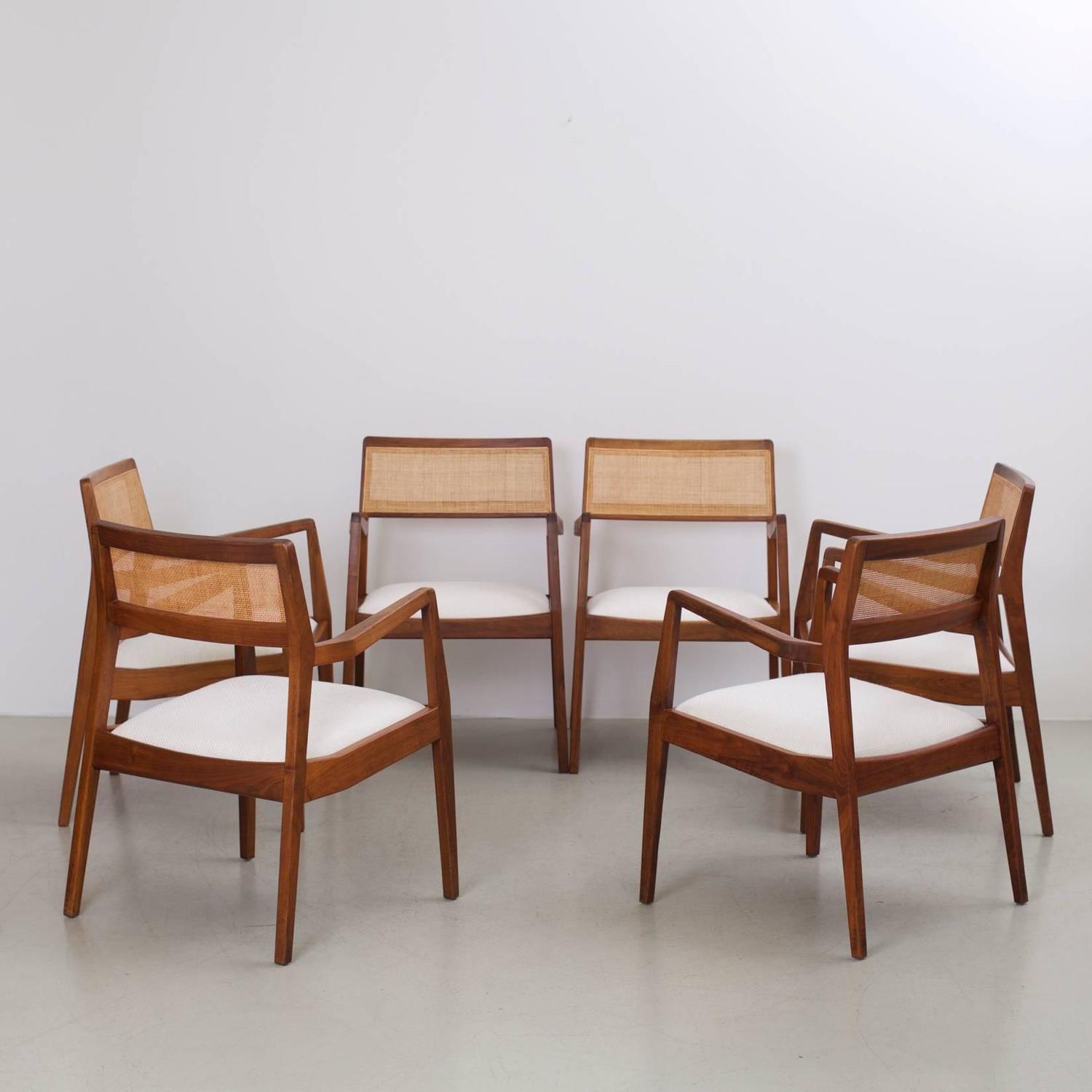 乐竞平台 - 坐具|餐椅|办公家具|设计师家具|risom 椅子