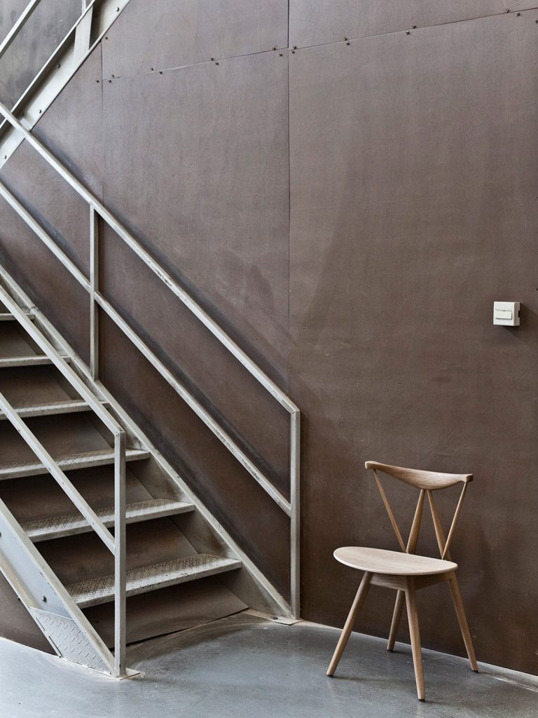 乐竞平台 - 坐具|餐椅|办公家具|设计师家具|Piano Chair