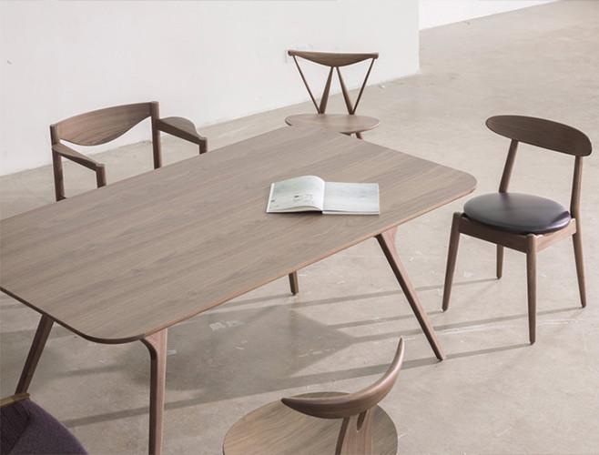 乐竞平台 - 坐具|餐椅|办公家具|设计师家具|Piano Chair