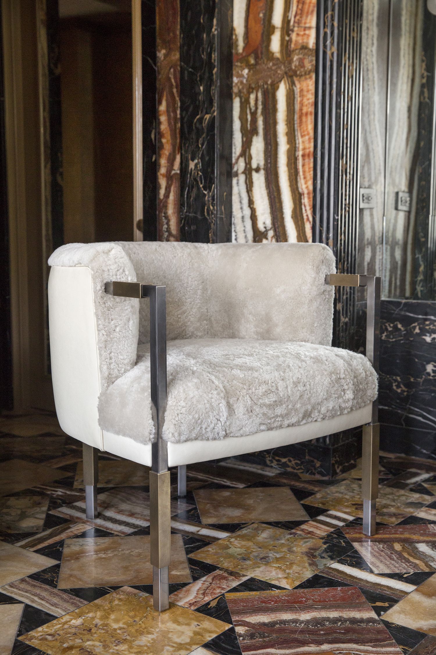 乐竞平台 - 坐具|沙发|办公家具|设计师家具|Larchmont沙发