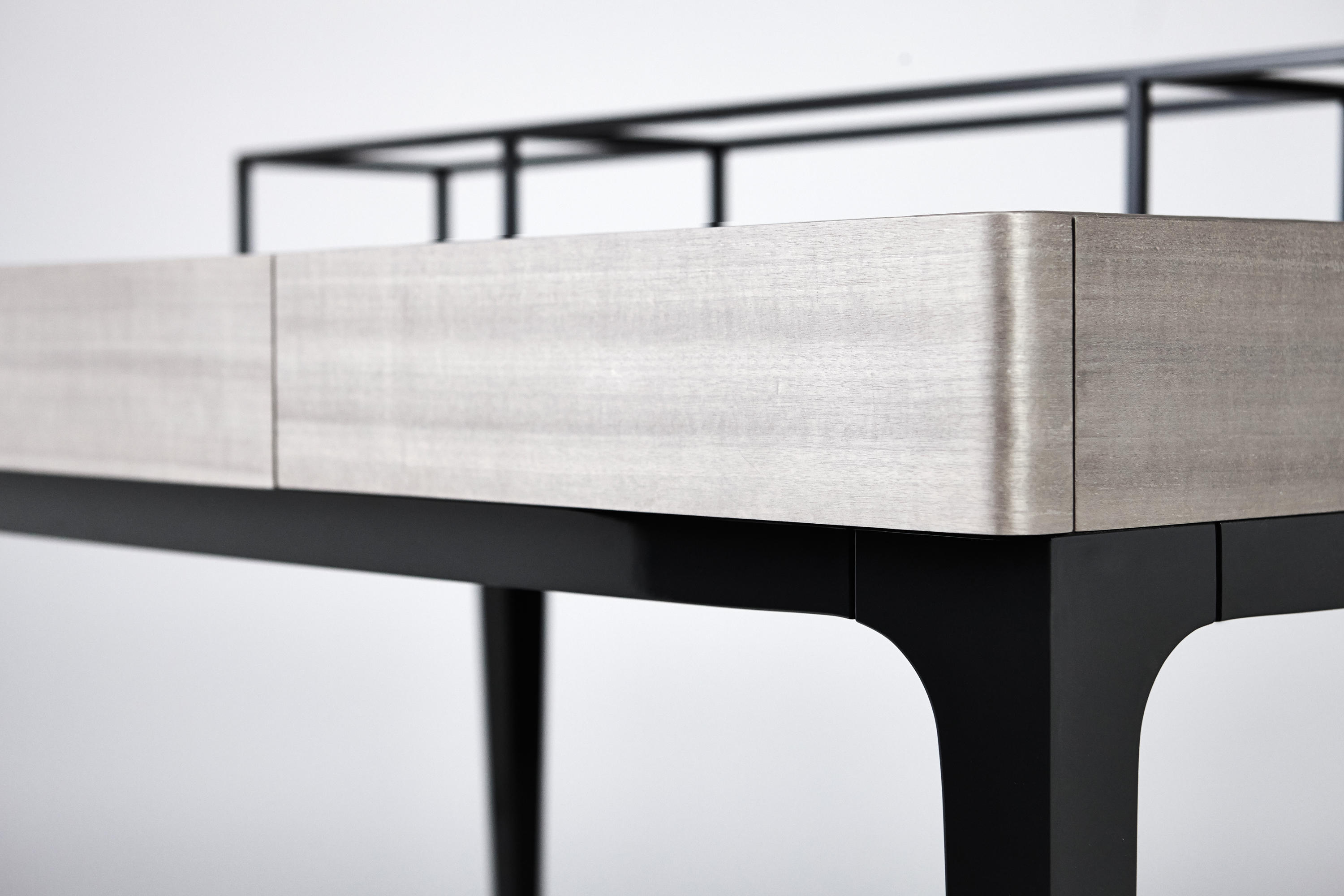 乐竞平台 - 桌几|办公桌|办公家具|设计师家具|海明威书桌