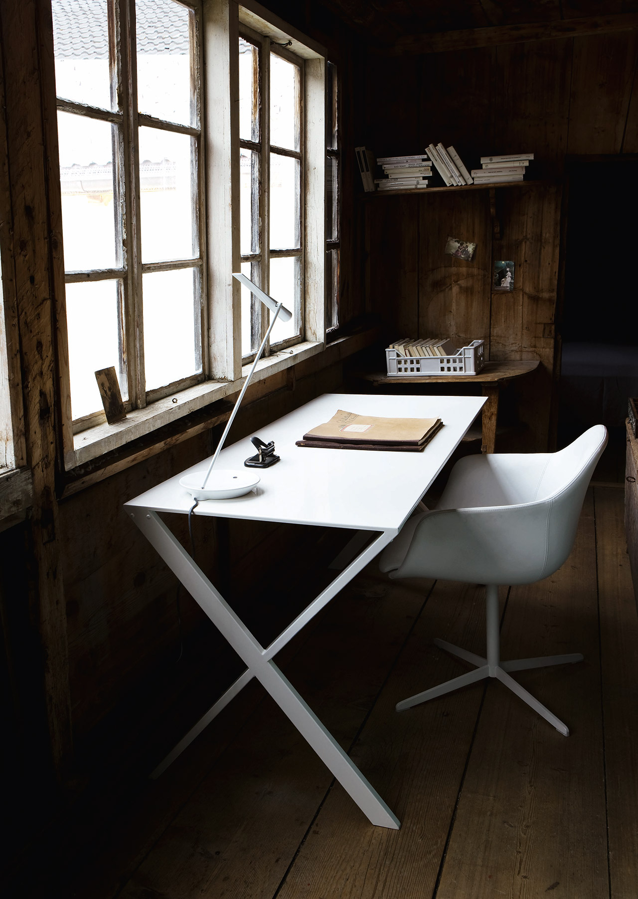 乐竞平台 - 桌几|办公桌|办公家具|设计师家具|Bambi