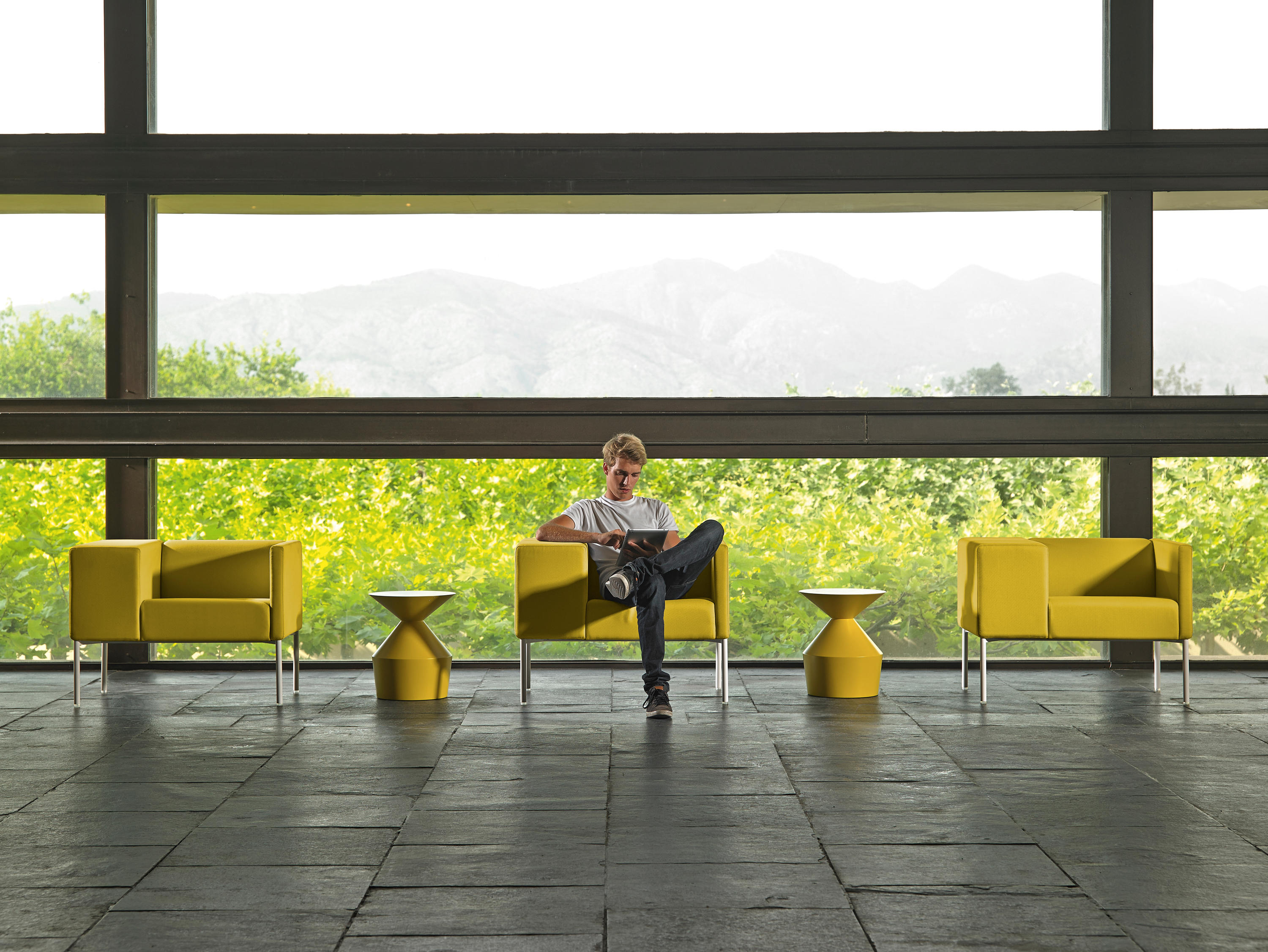 乐竞平台 - 桌几|茶几/边几|办公家具|设计师家具|Shape 茶几/角几