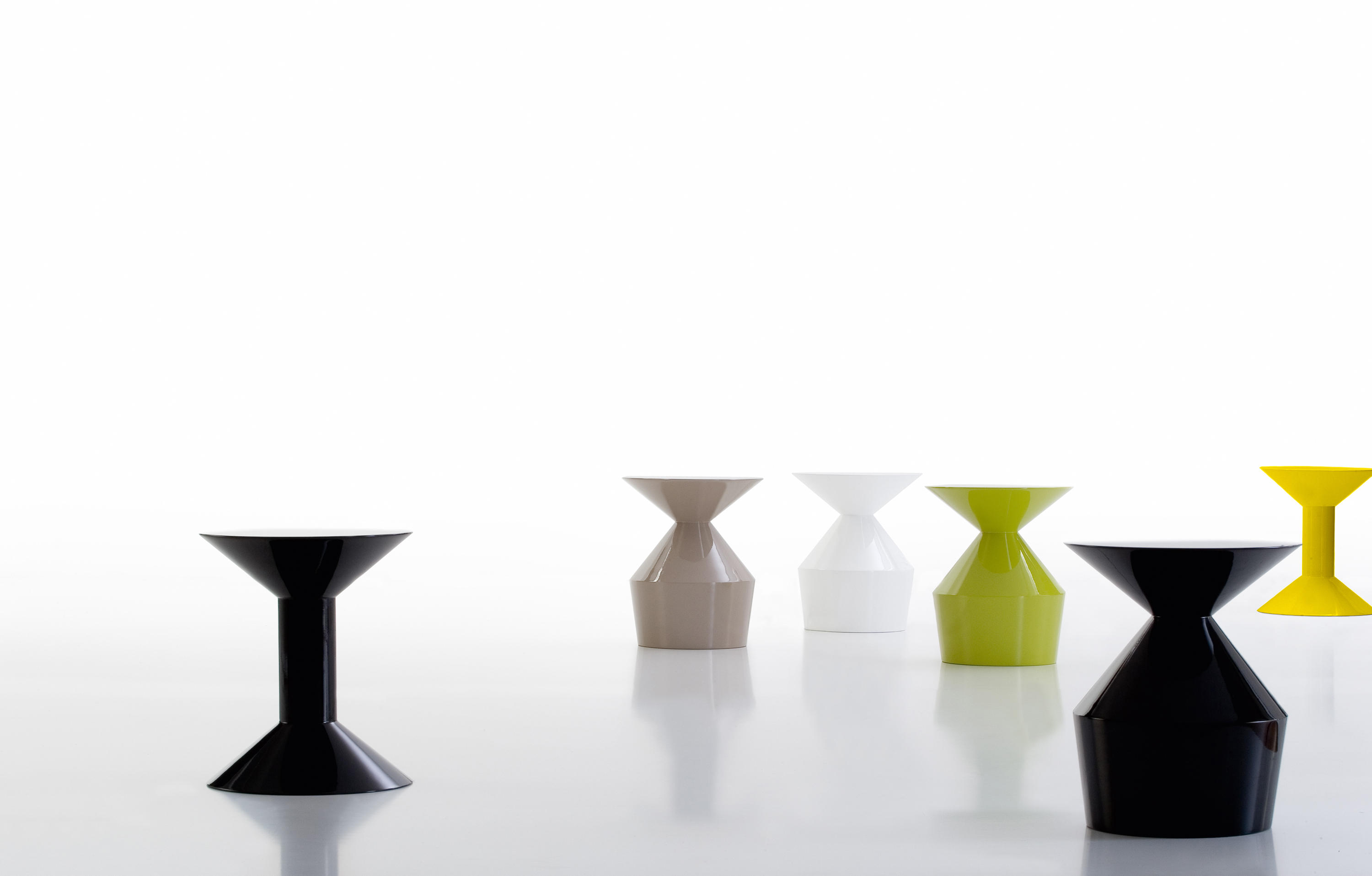 乐竞平台 - 桌几|茶几/边几|办公家具|设计师家具|Shape 茶几/角几