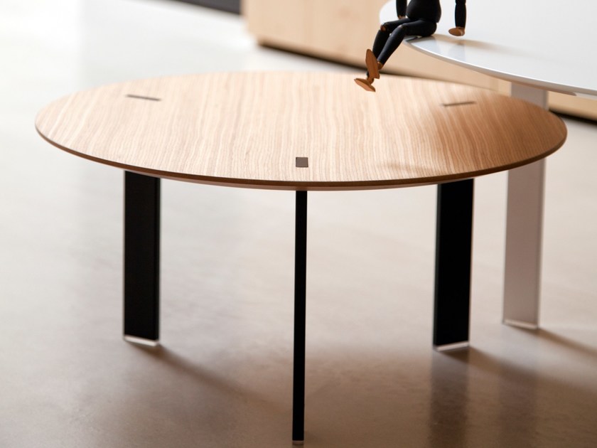 乐竞平台 - 桌几|茶几/边几|办公家具|设计师家具|Ryutaro 茶几/角几