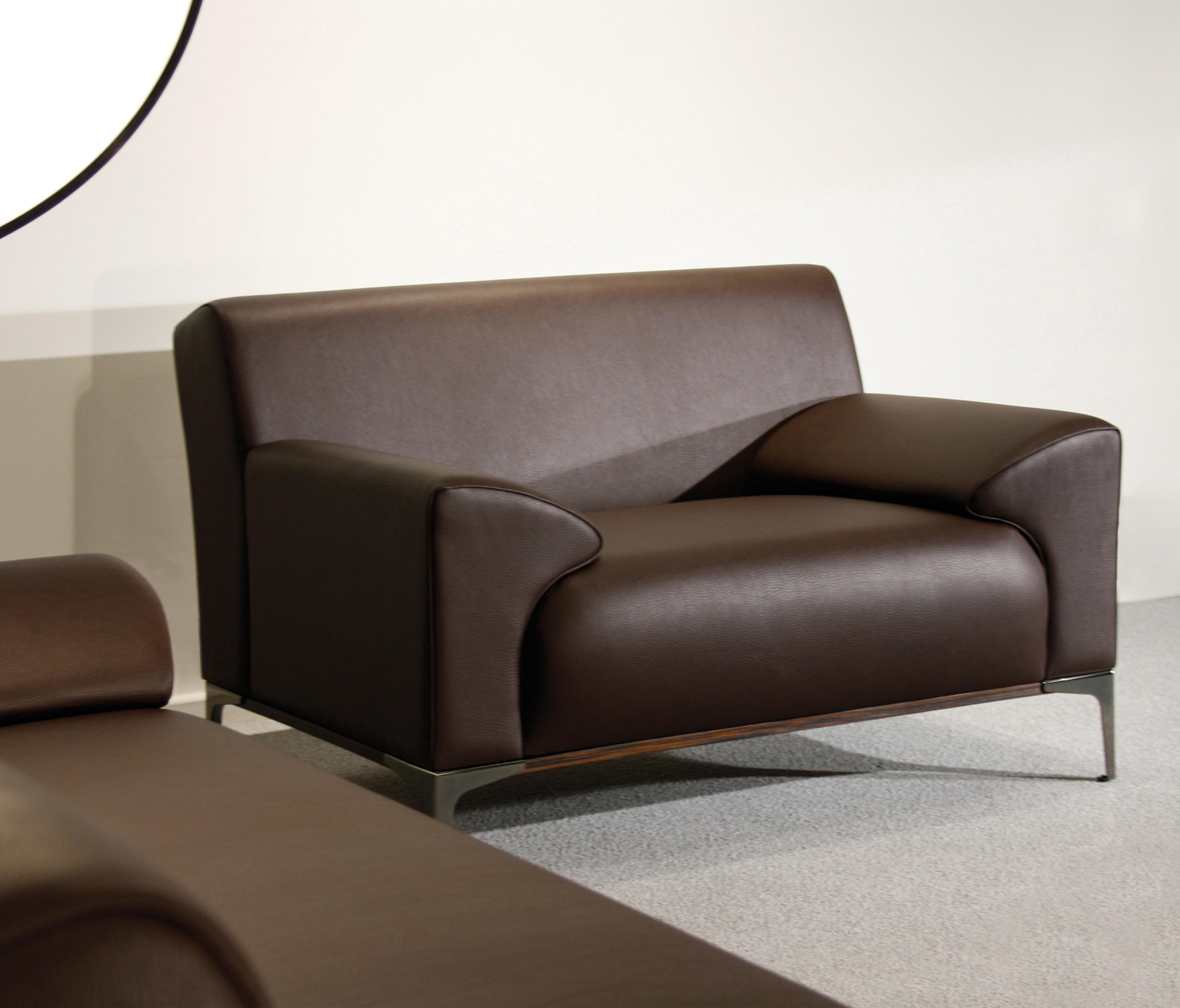 乐竞平台 - 坐具|沙发|办公家具|设计师家具|托马斯沙发