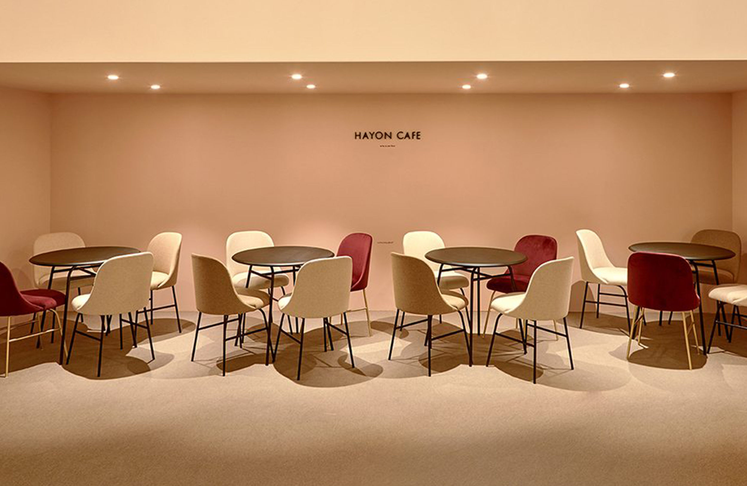 乐竞平台 - 坐具|餐椅|办公家具|设计师家具|ALETA  餐椅/洽谈椅