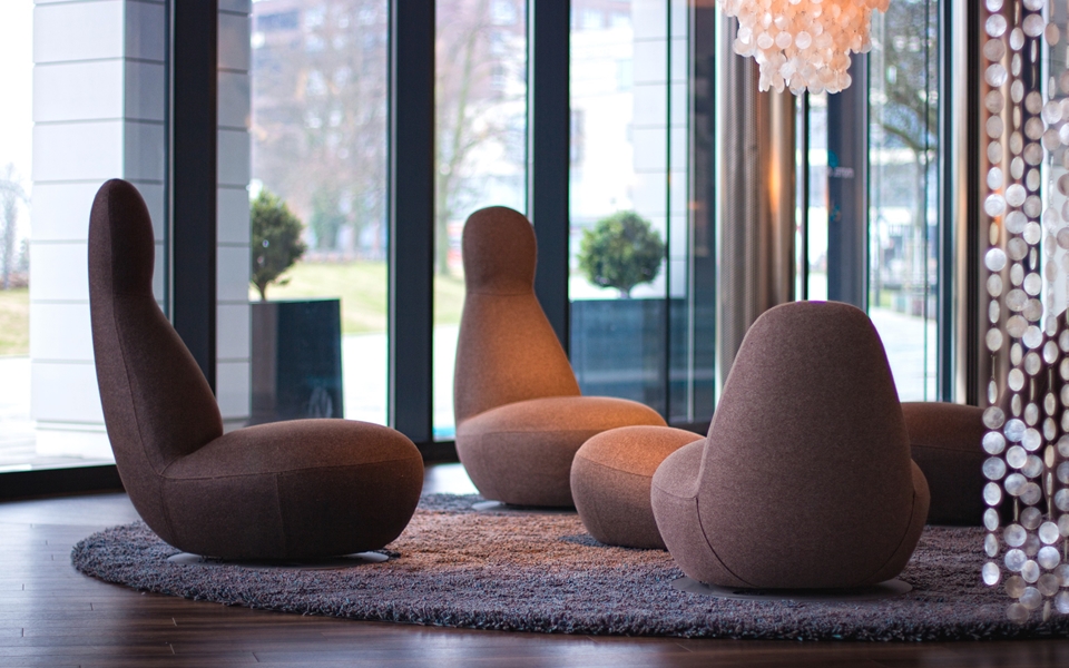 乐竞平台 - 坐具|沙发|办公家具|设计师家具|OPPO  沙发椅