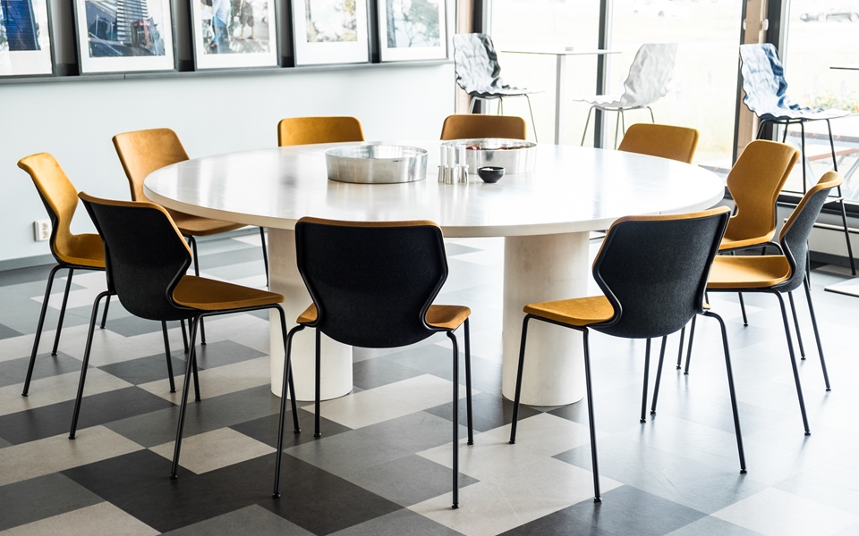 乐竞平台 - 坐具|餐椅|办公家具|设计师家具|Boo 餐椅/洽谈椅