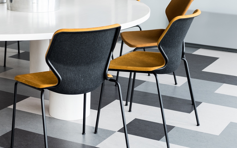 乐竞平台 - 坐具|餐椅|办公家具|设计师家具|Boo 餐椅/洽谈椅