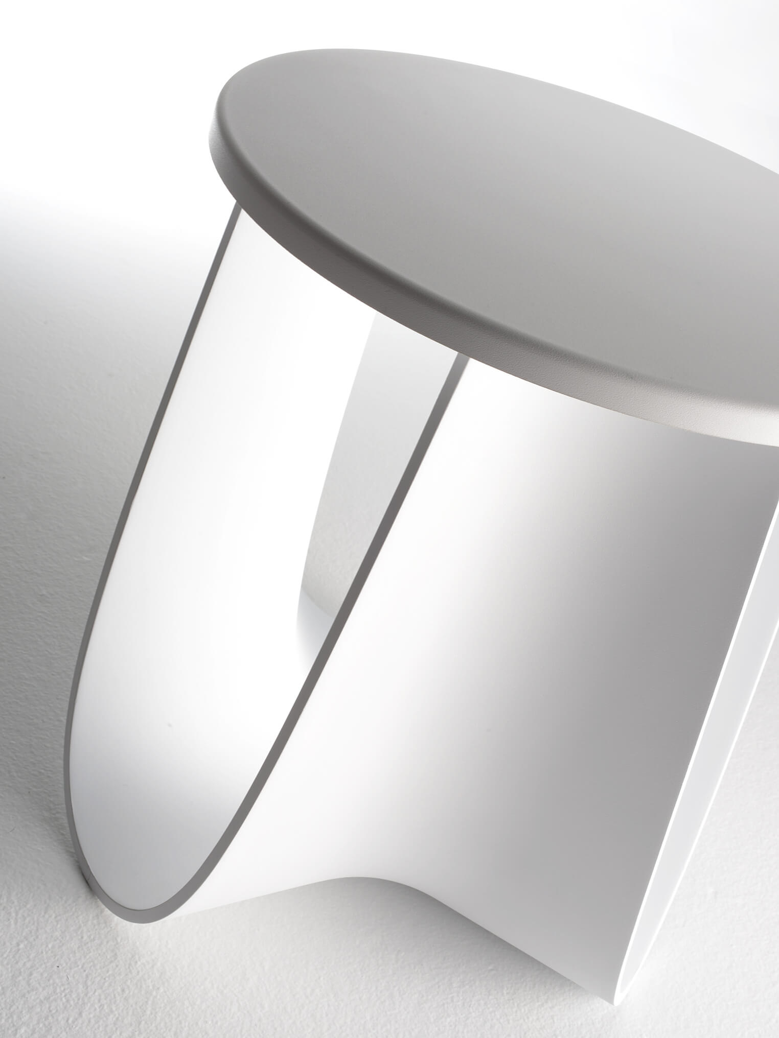 乐竞平台 - 桌几|茶几/边几|办公家具|设计师家具|Polyurethane stool  茶几/角几