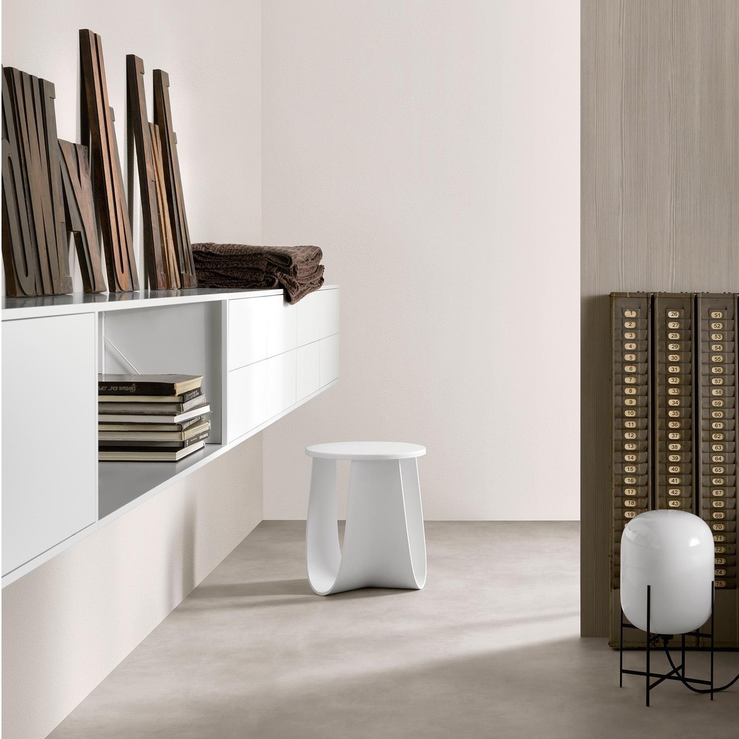 乐竞平台 - 桌几|茶几/边几|办公家具|设计师家具|Polyurethane stool  茶几/角几