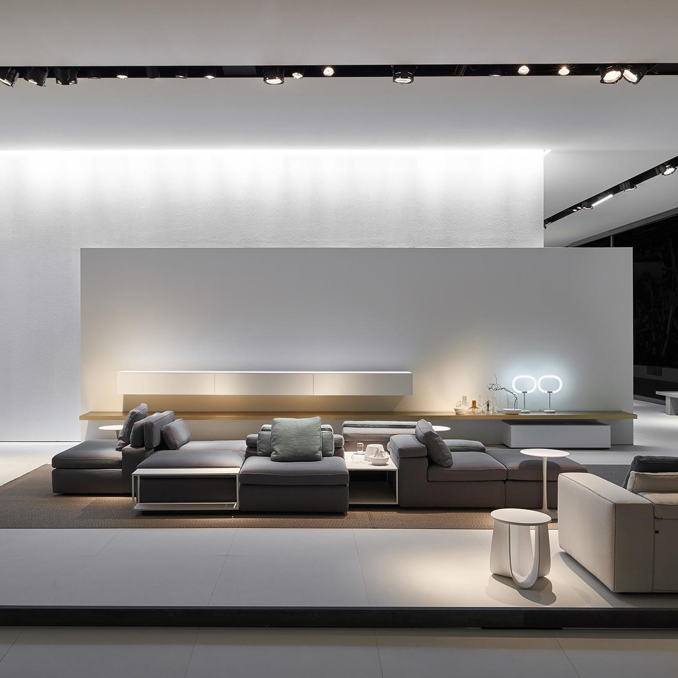 乐竞平台 - 桌几|茶几/边几|办公家具|设计师家具|Polyurethane stool  茶几/角几