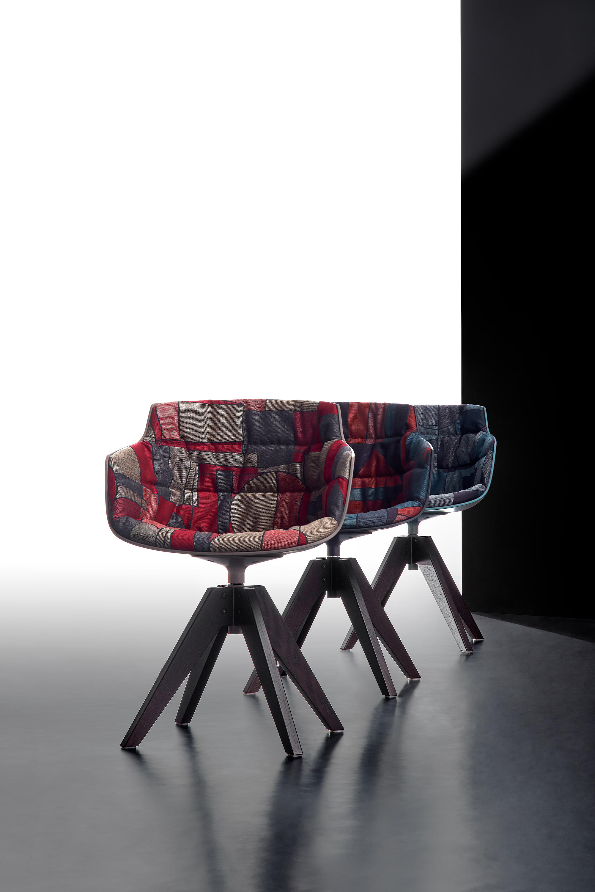 乐竞平台 - 坐具|餐椅|办公家具|设计师家具|FLOW SLIM COLOR  洽谈椅/餐椅