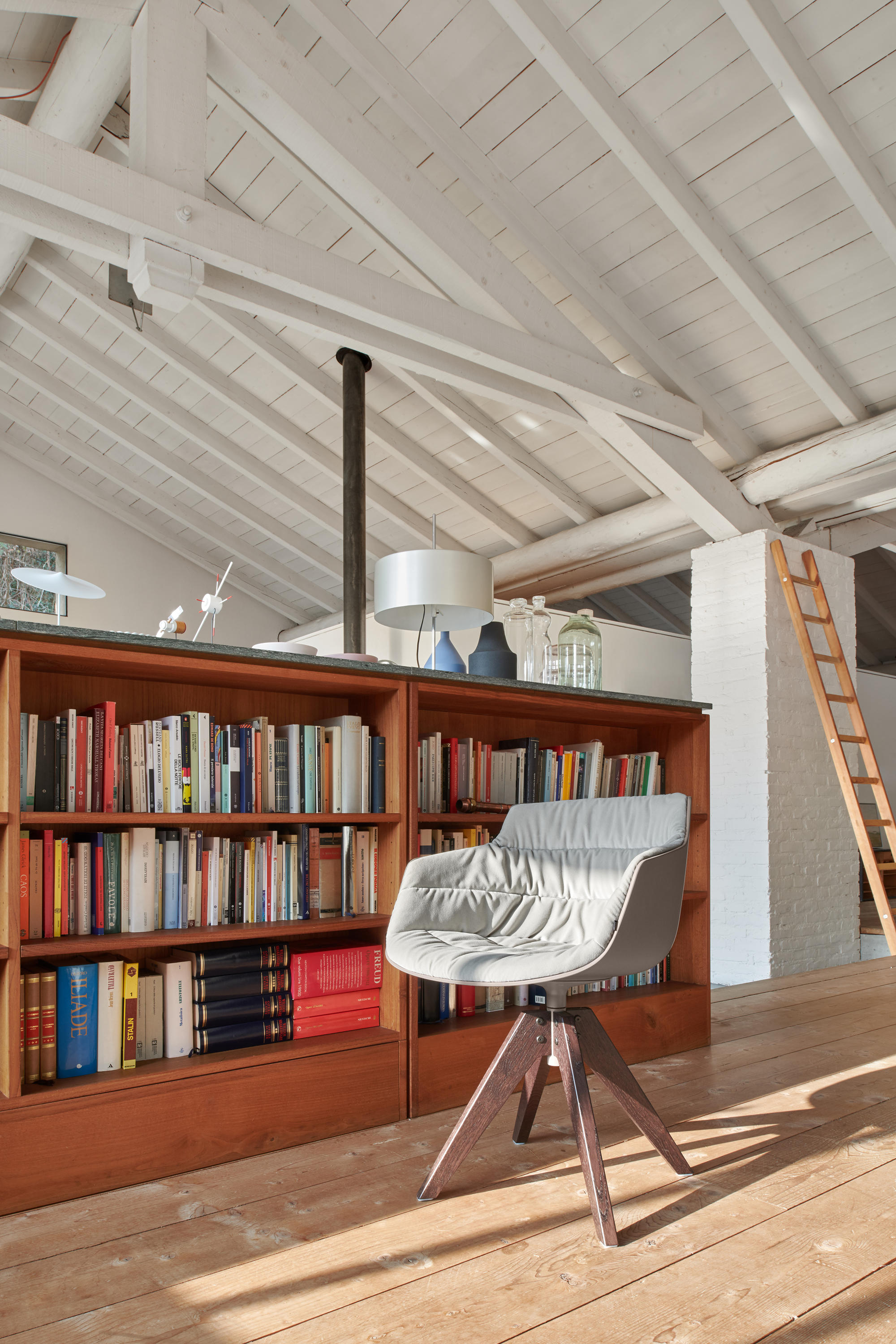 乐竞平台 - 坐具|餐椅|办公家具|设计师家具|FLOW SLIM COLOR  洽谈椅/餐椅