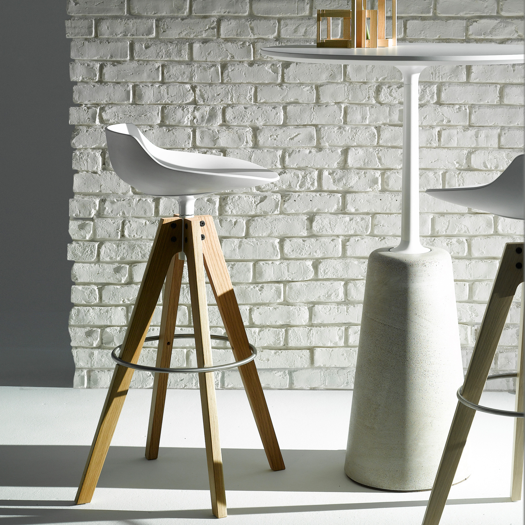 乐竞平台 - 坐具|吧椅/凳子|办公家具|设计师家具|FLOW STOOL 吧椅