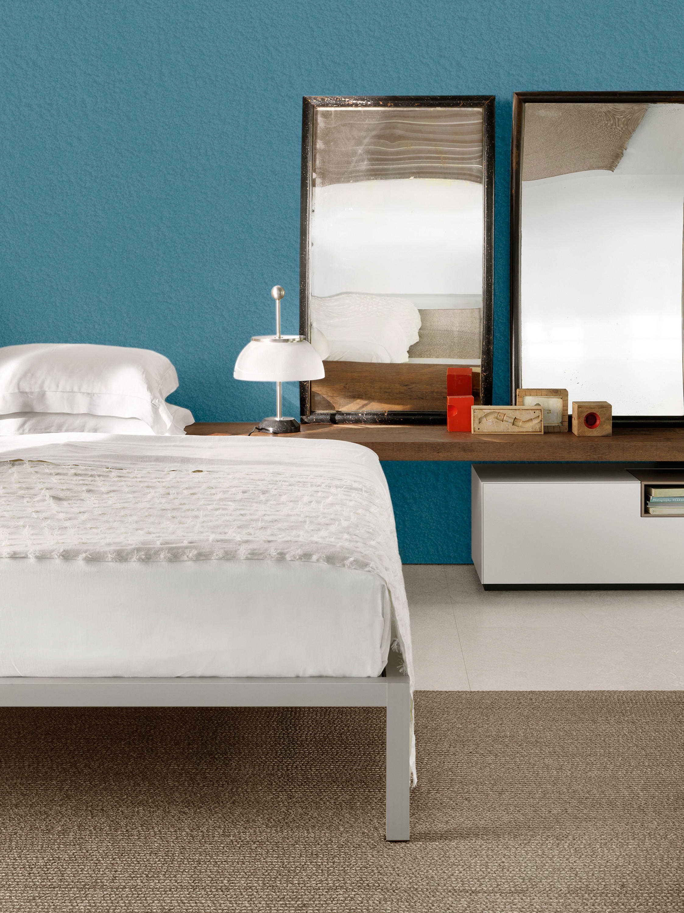 乐竞平台 - 卧室|床|办公家具|设计师家具|ALUMINIUM BED 床