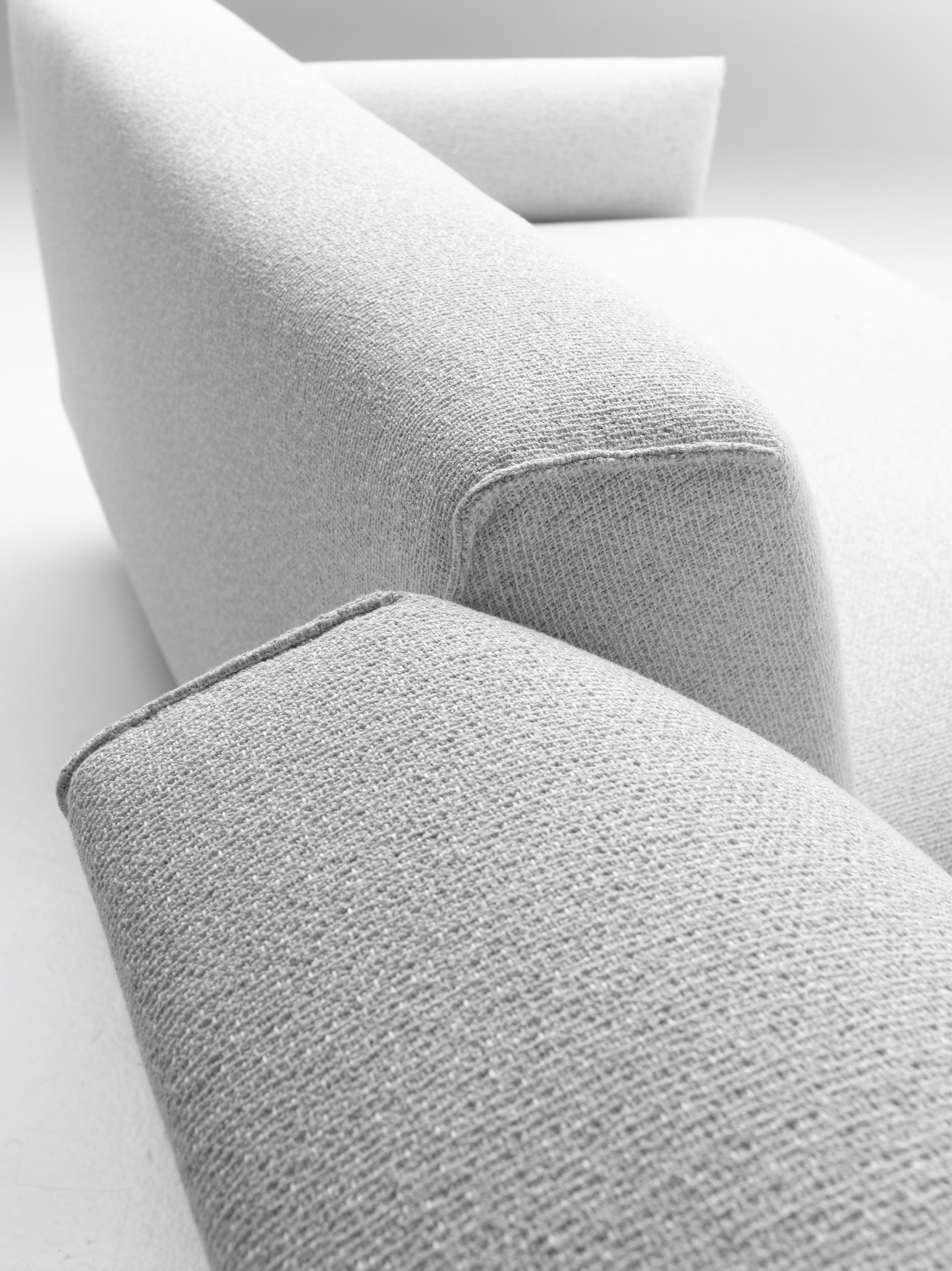 乐竞平台 - 坐具|沙发|办公家具|设计师家具|HARA 沙发