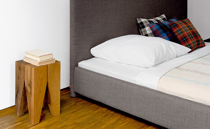 乐竞平台 - 坐具|吧椅/凳子|办公家具|设计师家具|臼齿板凳